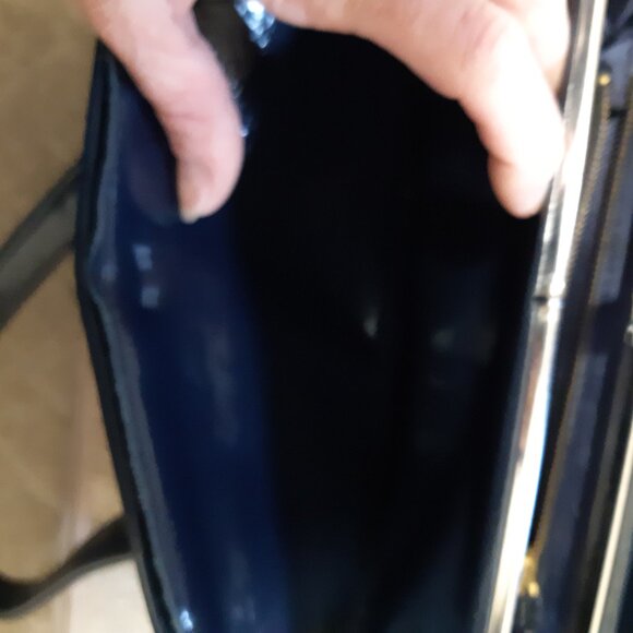 Old-style Navy patent kiss-close handbag - Picture 6 of 8